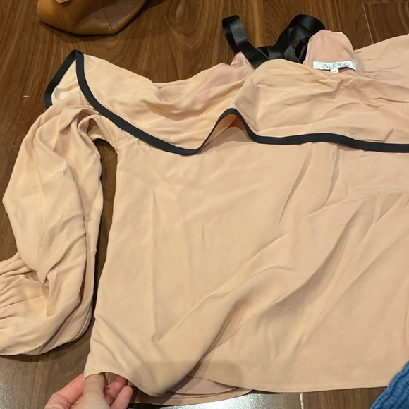 Alexis / Malia Cold Shoulder Crepe Top dusty rose pink M medium - Picture 5 of 5